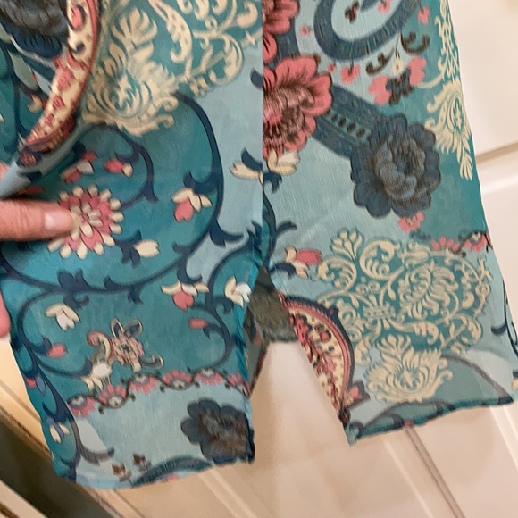 Semi-Sheer Floral Chiffon Tunic - Picture 5 of 5